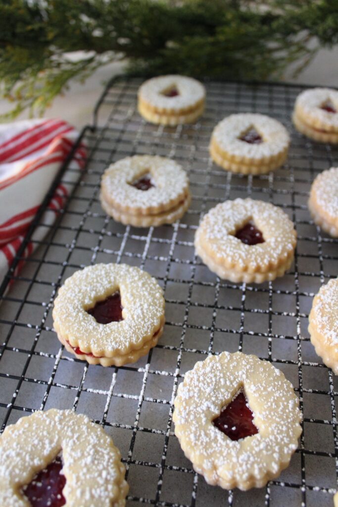 linzer cookies for christmas