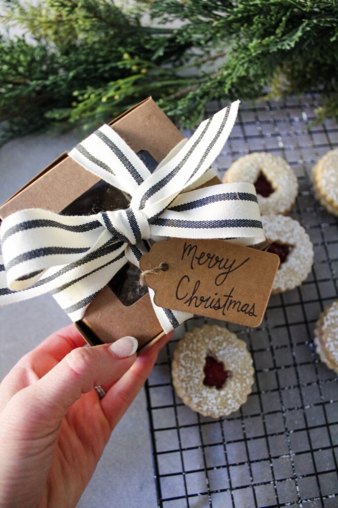 gifting a linzer cookies this holiday