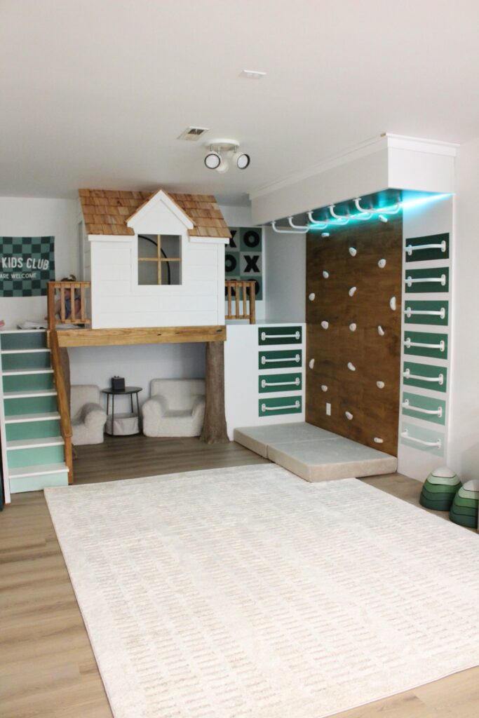 Final look of our indoor treehouse play set